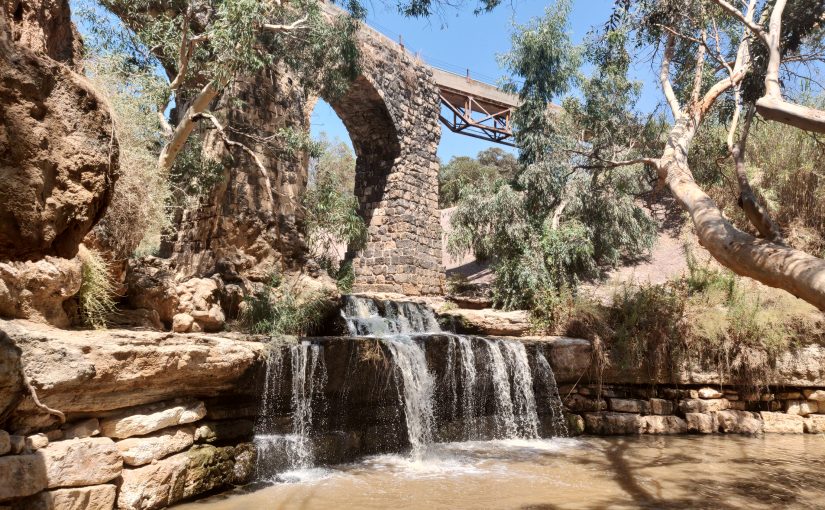 גשר קנטרה בנחל חרוד – גשר הקשתות בבקעת בית שאן